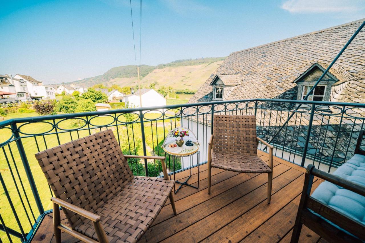 Gut Foersterlay - Exklusive Boutique Apartments Im Historischen Winzerhaus Direkt An Der Mosel Losnich Exterior photo
