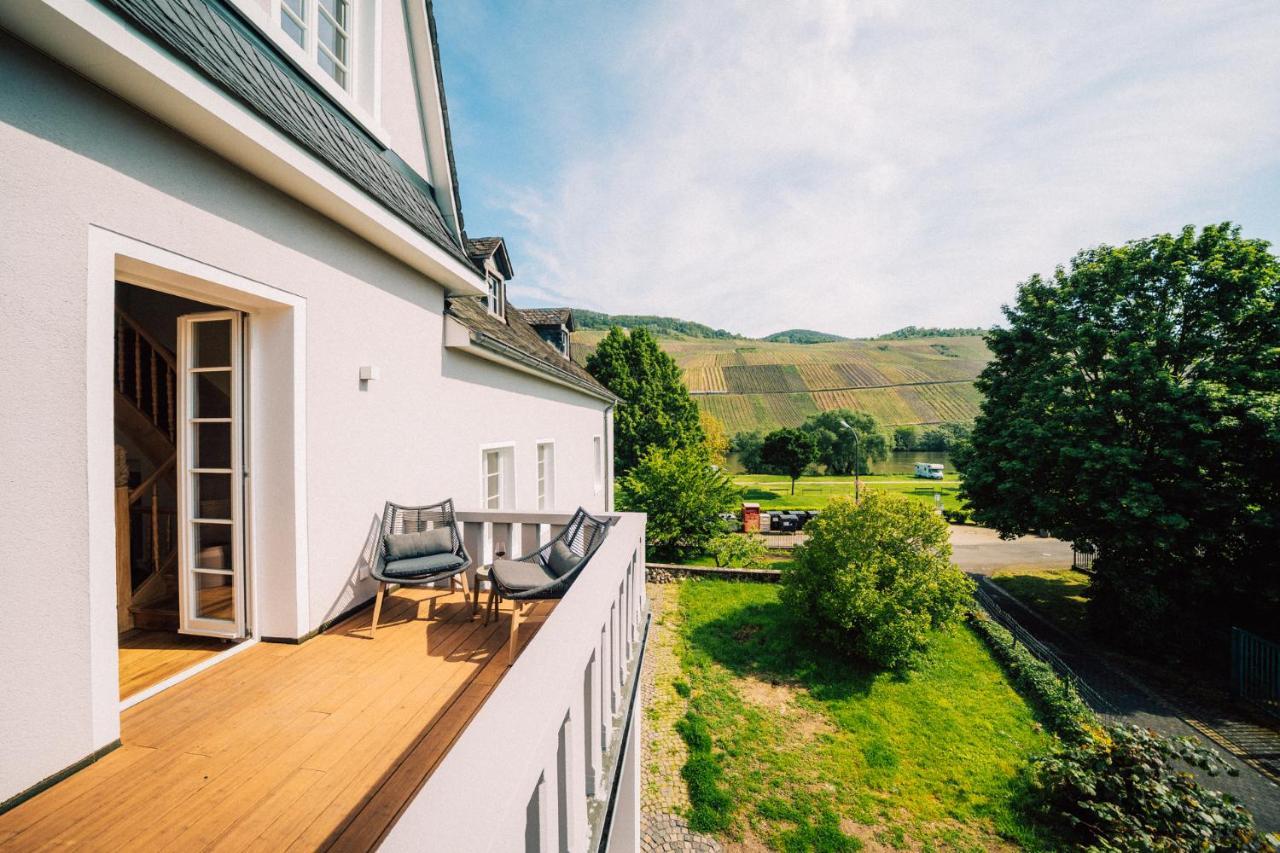Gut Foersterlay - Exklusive Boutique Apartments Im Historischen Winzerhaus Direkt An Der Mosel Losnich Exterior photo